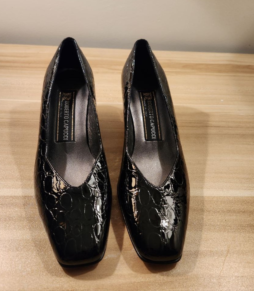 Women's Roberto Capucci made in Italy size 6.5, New condition